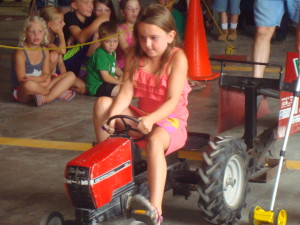 Tractor pull Katie Pfalzgraff