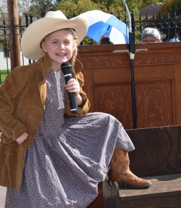 Ava Schilling as Annie Oakley, laments that "You Can't Get a Man with a Gun"